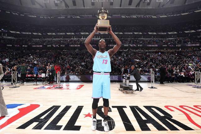 阿不都21+9徐杰25分 新疆6连胜终结广东9连胜